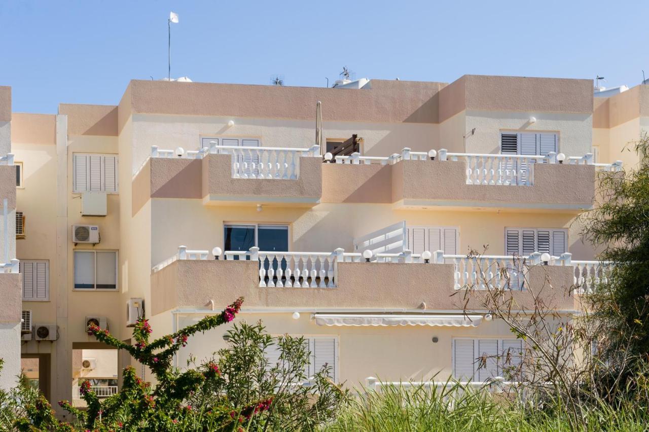 Sofia Apartment 700M Away From The Beach Paralímni Extérieur photo